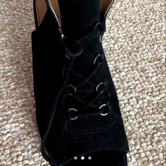 Suede laced heels - Picture 2 of 3